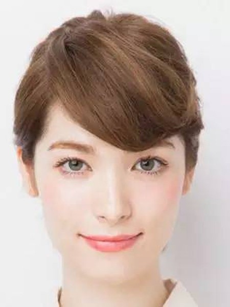 黑发色短发半扎发怎么扎图片,短发半扎高马尾怎么扎不会塌