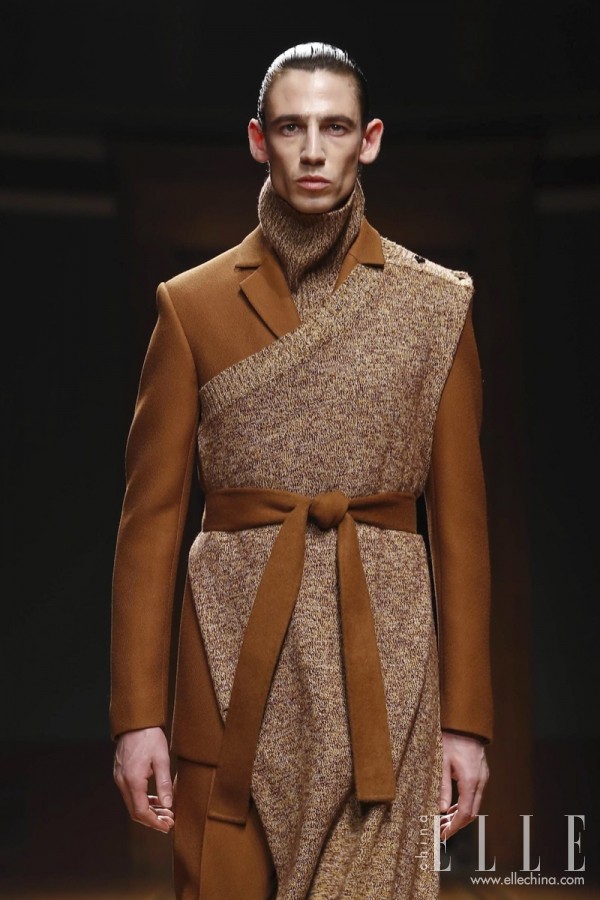 寰堟悶绗戠殑浜轰竴鐪嬪埌灏辩瑧,鐪嬭捣鏉ュ緢鎼炵瑧鐨勫鍥戒汉