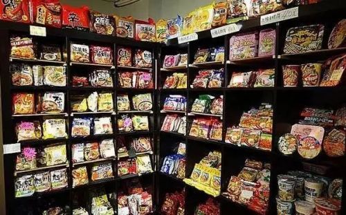 卖泡面的小店,曾经风靡的泡面小店
