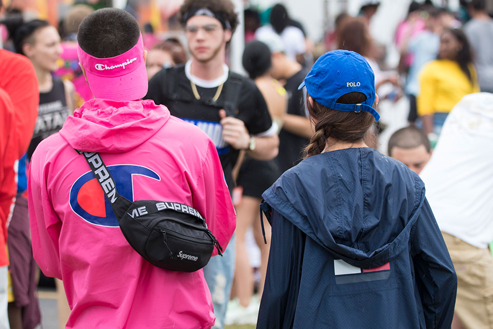 搭配宝典重点很多！嘻哈音乐节最潮穿搭了解一下！