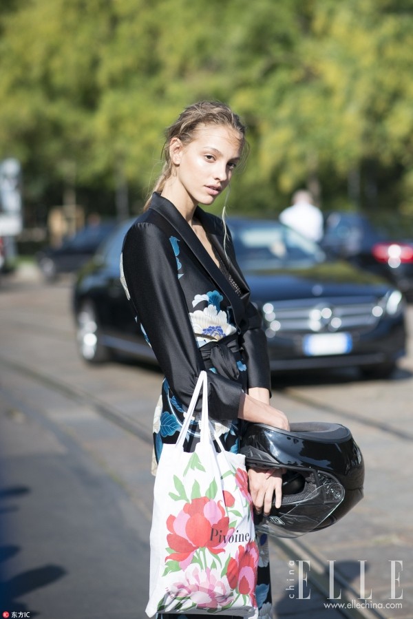 宋茜混搭双肩包个性加分,宋茜新包