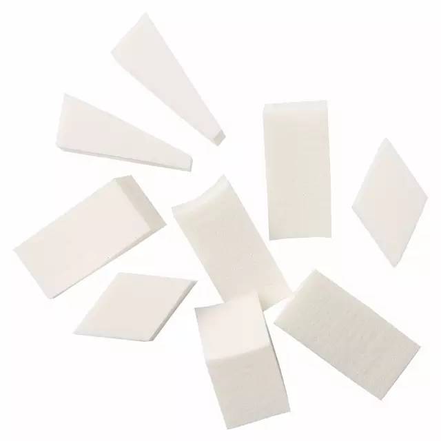 这些化妆小道具起了决定性作用！日本妹纸出门前没有它们可不行...