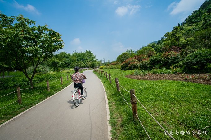 黄果树西江小七孔兴义青岩,西江苗寨黄果树青岩古镇位置