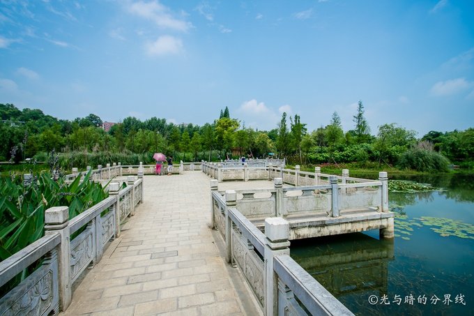 黄果树西江小七孔兴义青岩,西江苗寨黄果树青岩古镇位置