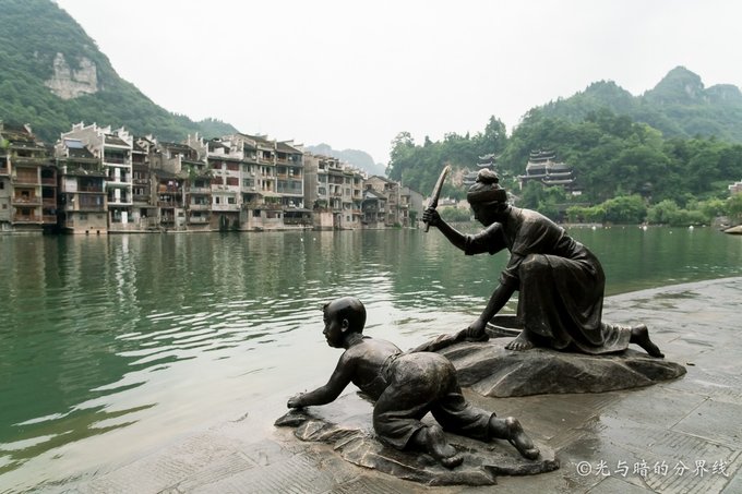 黄果树西江小七孔兴义青岩,西江苗寨黄果树青岩古镇位置