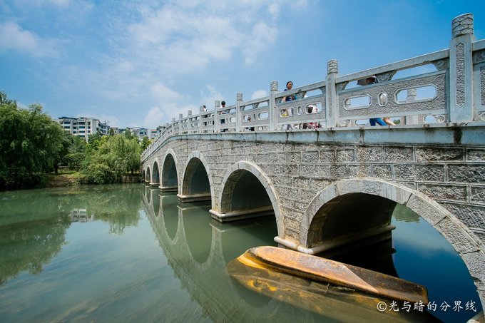 黄果树西江小七孔兴义青岩,西江苗寨黄果树青岩古镇位置