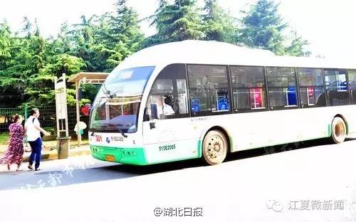 女子被塞进行李箱被救,女子被塞行李箱