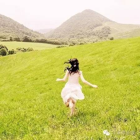 女子被塞进行李箱被救,女子被塞行李箱