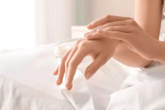 夏天不晒黑的小妙招,夏天最有效的防晒小技巧有哪些呢