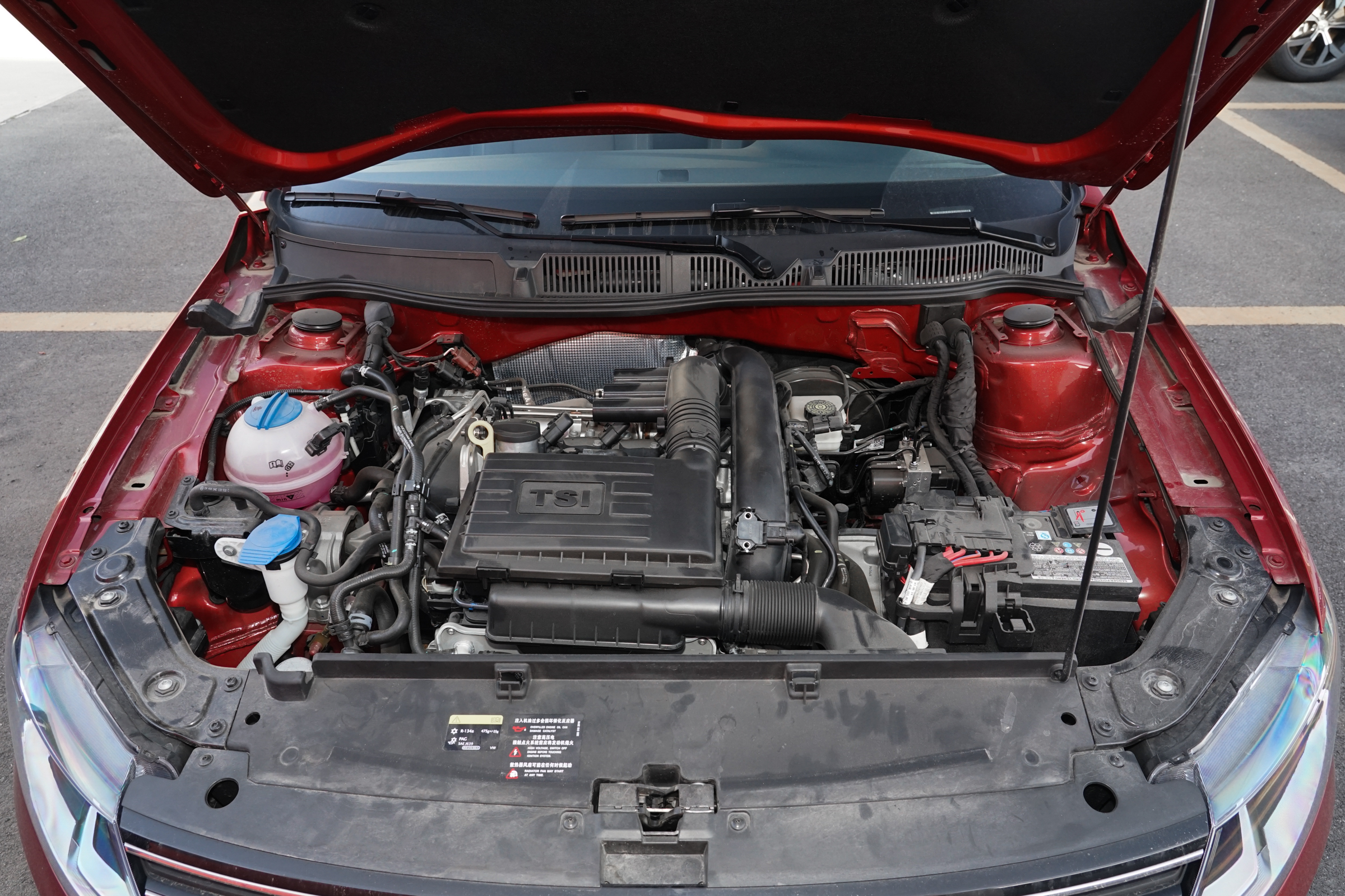 朗动与朗逸哪个好,15款朗动和15款朗逸哪个值得购买