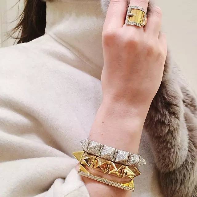 别留恋2015的姨妈红了，今年要用宫斗红！