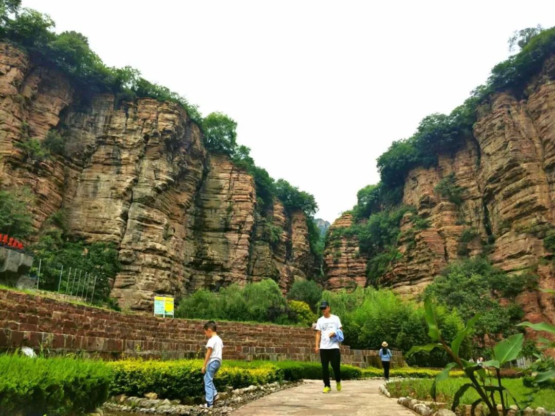 写大峡谷美景的作文,写太行山景色的诗句