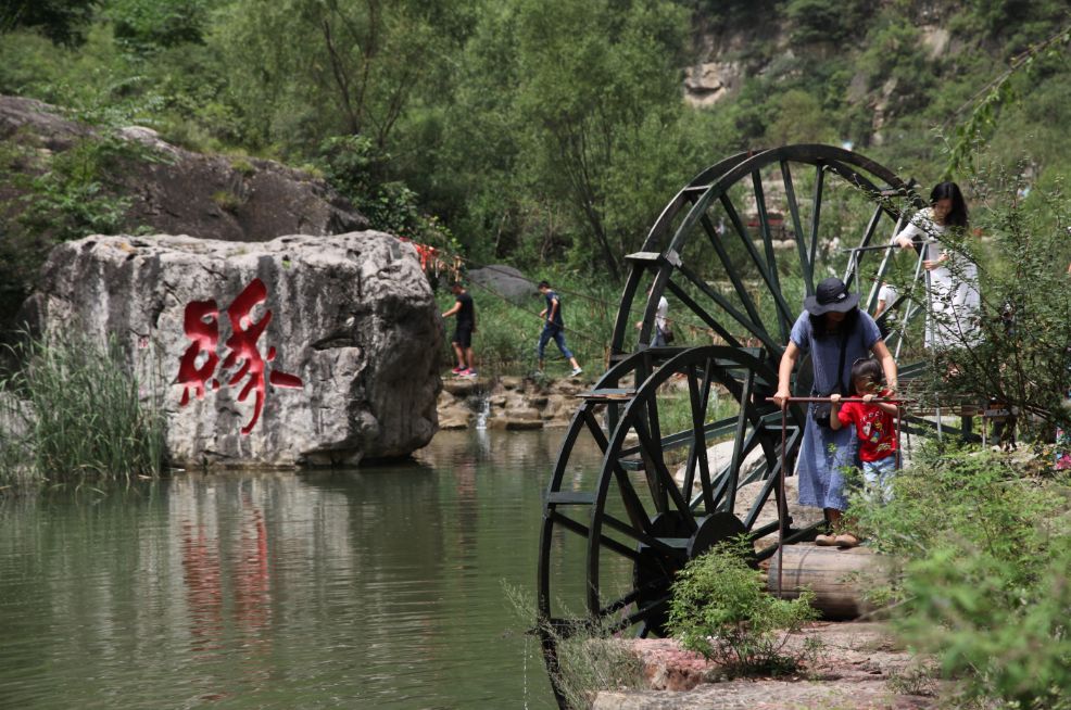 写大峡谷美景的作文,写太行山景色的诗句