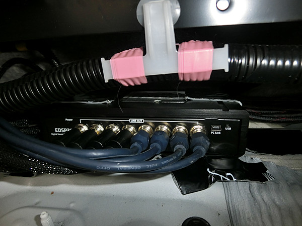 完美音质，雷克萨斯RX270汽车音响改装德国零点三分频喇叭功放低音