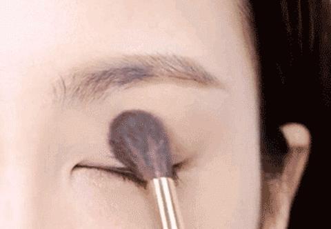 眼影怎么画不会显得脏,新手怎样画眼影不显脏