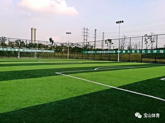 综合体育场改造足球场缩影,老厂房改游乐场