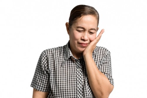 假牙长期不戴护理正确方法,假牙护理对口腔的危害