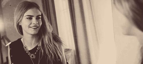 被电到的女孩,被女生电到了怎么回复