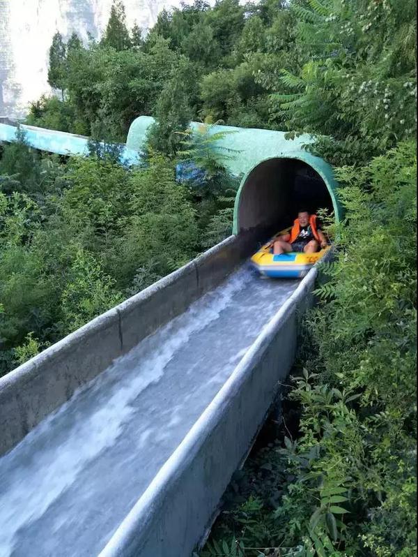 高山峡谷漂流,山溪竹筏漂流