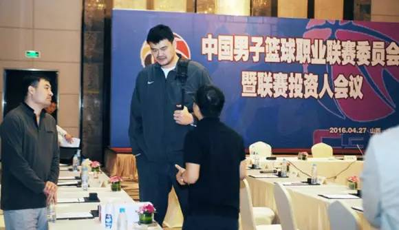 中国篮协副秘书长肖红安,中国篮协肖红安