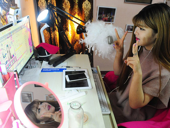 直播打赏用支付宝转账,直播平台怎么给主播打赏