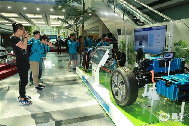 本田雅阁混动与索纳塔混动哪个好,索纳塔九混动怎么样