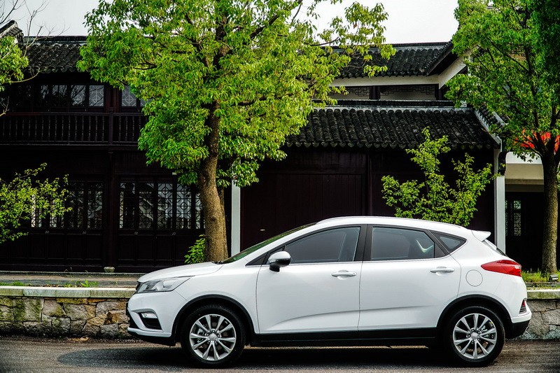 试驾19款吉利帝豪gs1.4t,帝豪gs2016款优雅版1.3t自动臻尚型