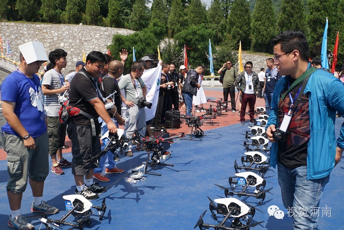 第一次开法拉利感觉贼爽,爽到爆第一次的高空跳伞体验