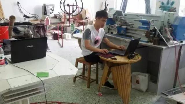 对话成都理工郑仁华：学生审美一塌糊涂，怎撩来那么多企业