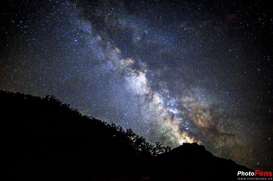 如何拍出璀璨绚丽的星空,流光快门怎么拍摄绚烂星空