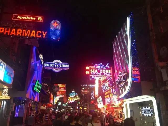 路牌带我抵达这里，而不是谷歌、百度、高德地图｜群分享