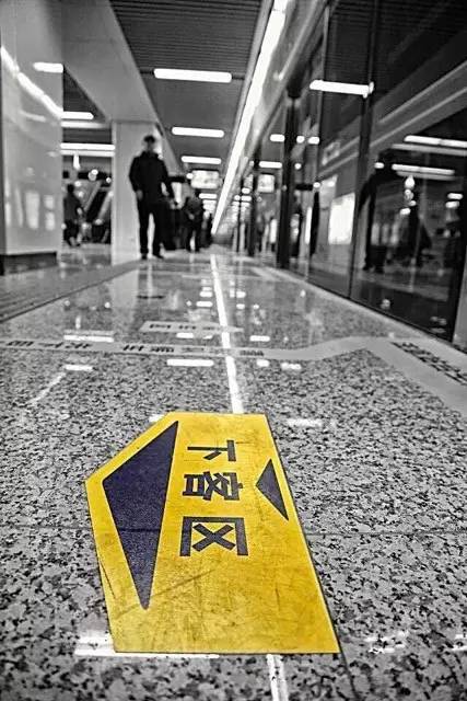 路牌带我抵达这里，而不是谷歌、百度、高德地图｜群分享