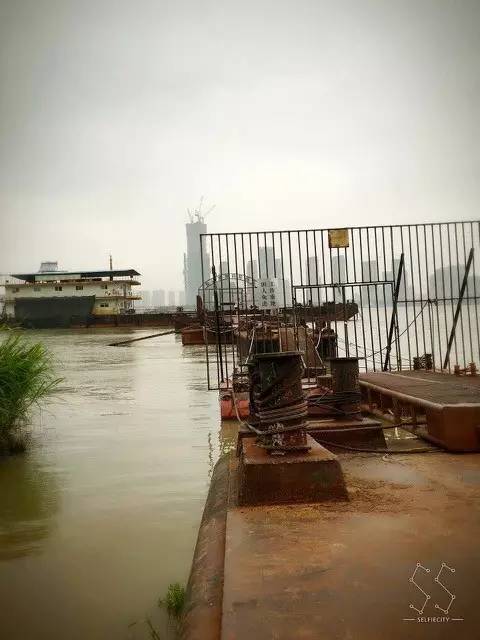 路牌带我抵达这里，而不是谷歌、百度、高德地图｜群分享