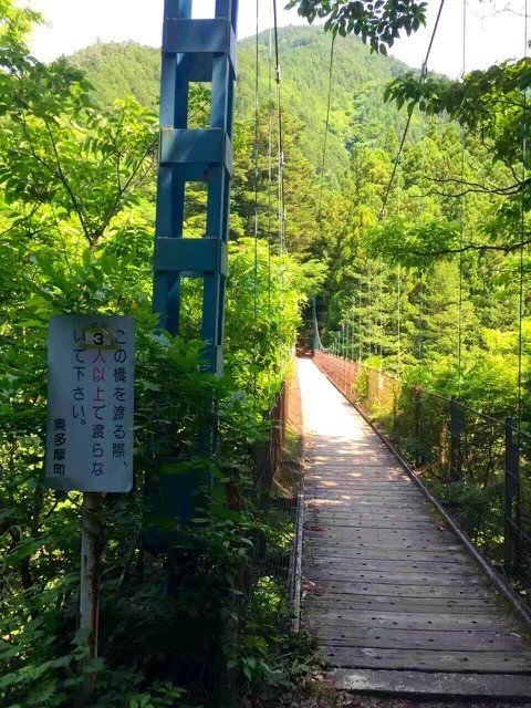 路牌带我抵达这里，而不是谷歌、百度、高德地图｜群分享