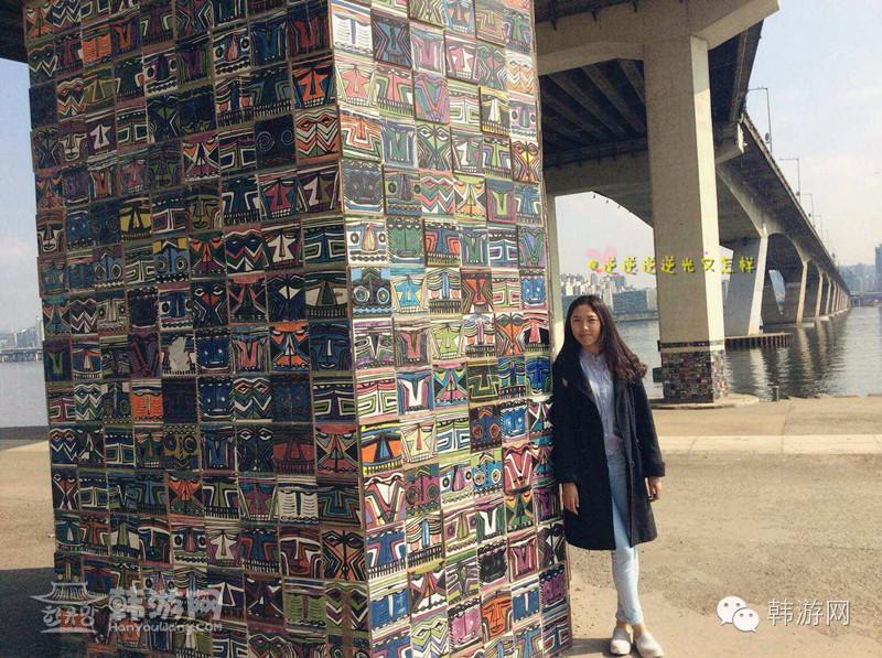 闺蜜两个去超市买零食吃,闺蜜两人闯天下