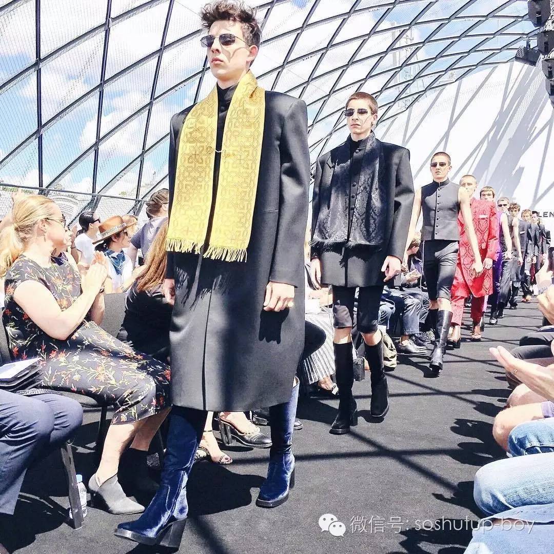 balenciaga冬季时装发布秀,99年lv秀场男装