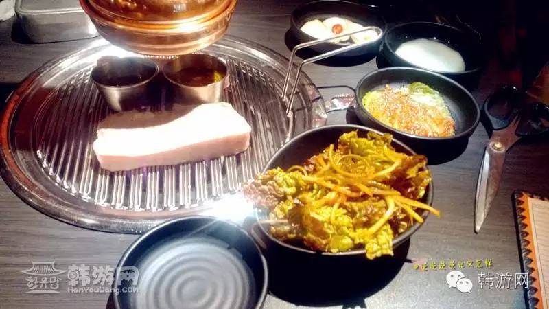 闺蜜两个去超市买零食吃,闺蜜两人闯天下