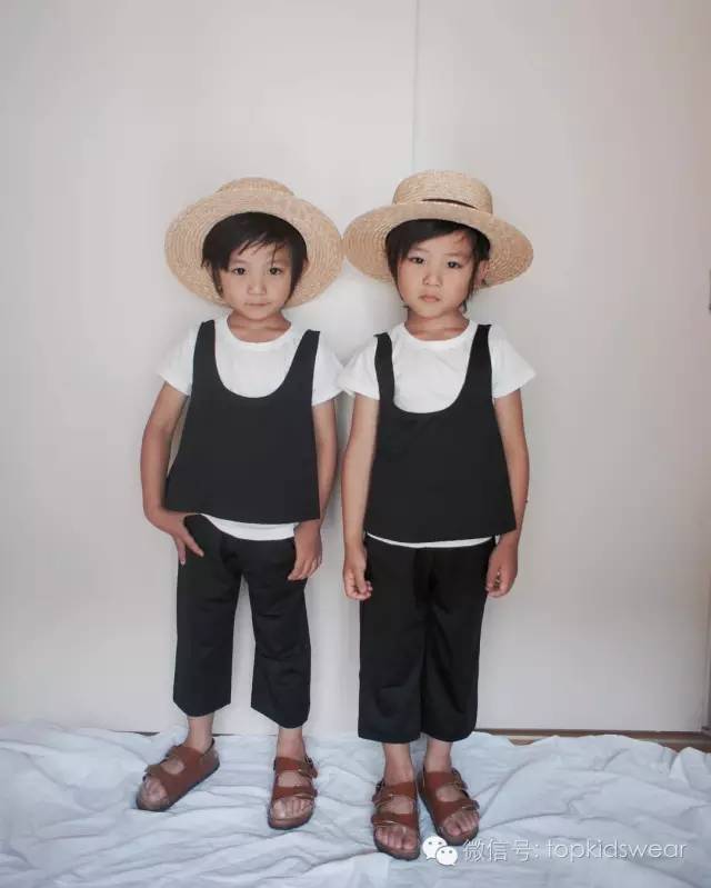 可爱又好看的双胞胎穿搭,双胞胎出门这样穿回头率超高