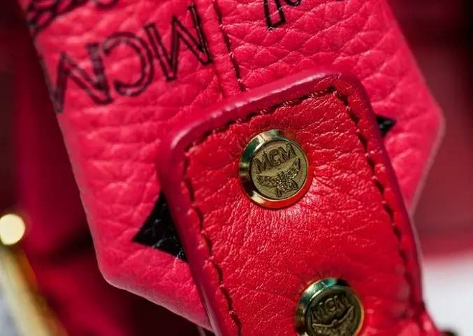 剁手好物分享,新款mcm双肩包樱花粉
