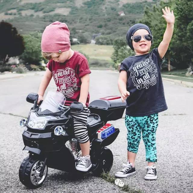 可爱又好看的双胞胎穿搭,双胞胎出门这样穿回头率超高