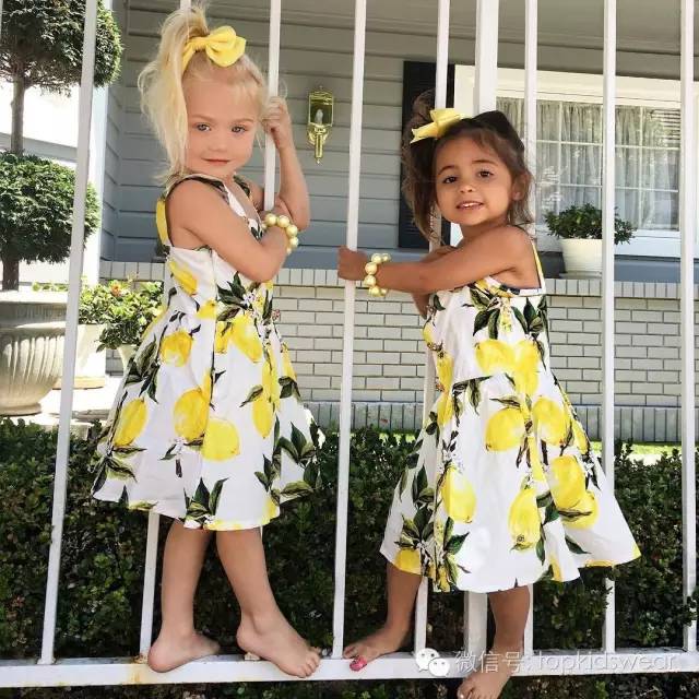 可爱又好看的双胞胎穿搭,双胞胎出门这样穿回头率超高