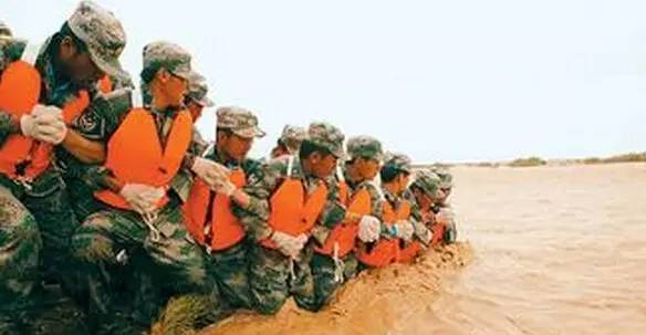 直击解放军防汛抗洪一线,今年汛情是哪年来最猛的