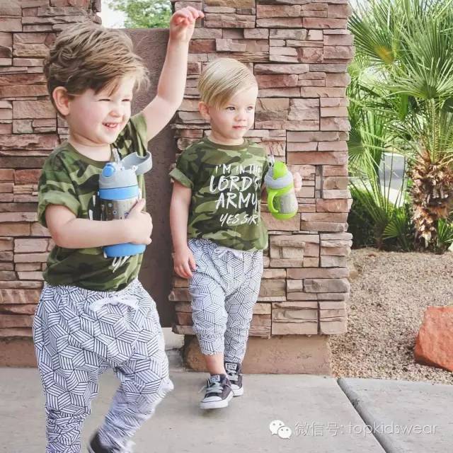 可爱又好看的双胞胎穿搭,双胞胎出门这样穿回头率超高