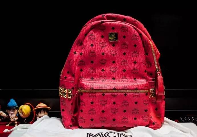 剁手好物分享,新款mcm双肩包樱花粉