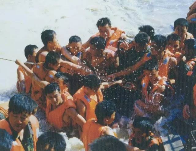 直击解放军防汛抗洪一线,今年汛情是哪年来最猛的