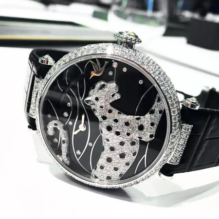 表就表吧,这些时装表非要自称宝宝