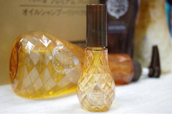 待我长发及腰你送我出嫁可好,待我长发及腰送我一把剪刀文案