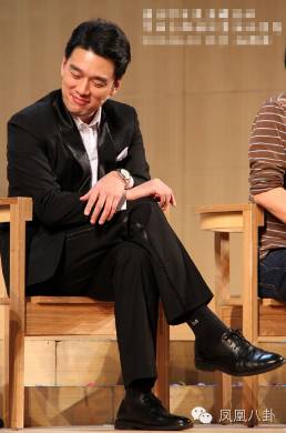 花10万订做西装，收入一半买雪茄！有一种霸道总裁叫做王耀庆