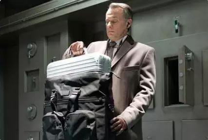 拉什么行李箱就知道你是哪个level的职场人？