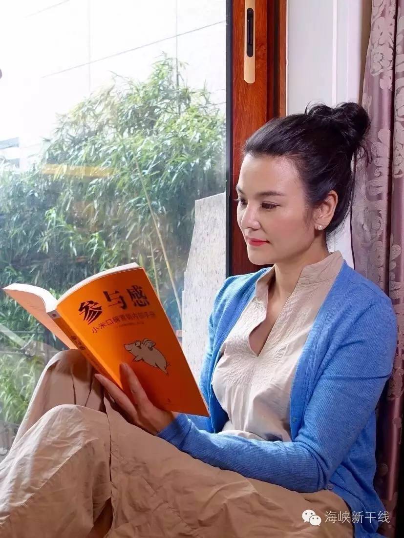 行走两岸看世界,她是来自*疆新**的女主播